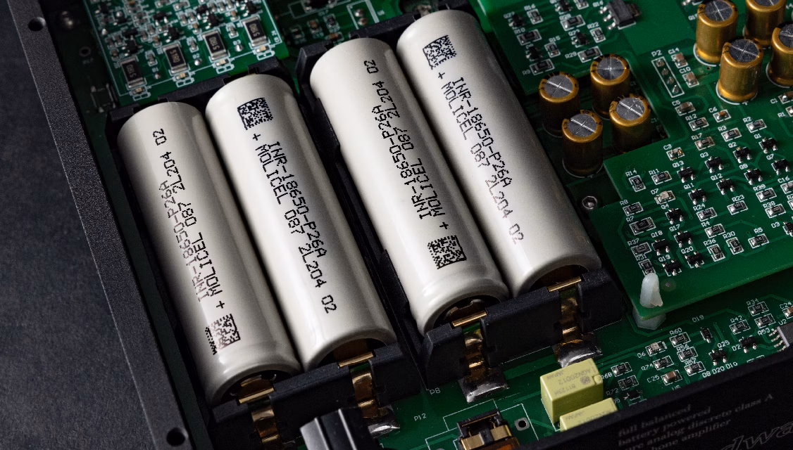 Eleven Audio Broadway headphone amplifier Batteries